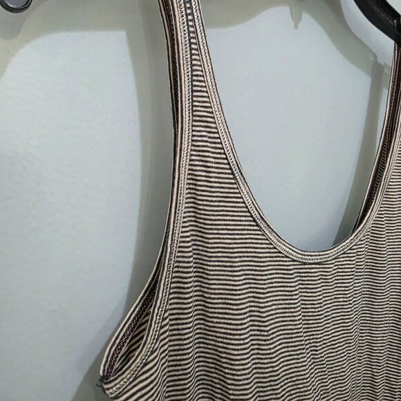 Lululemon Striped Tank + Lululemon Grey Racerback Tank Bundle – Stretchy - Picture 4 of 13